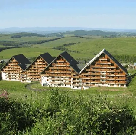 Super-besse T2 Avec Piscine Chauffee & Parking Couvert Besse-et-Saint-Anastaise